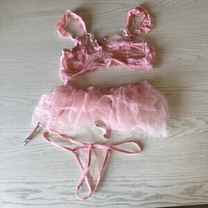 BRAND NEW Pink Lace and Tulle Lingerie Bra Thong Set Size Medium